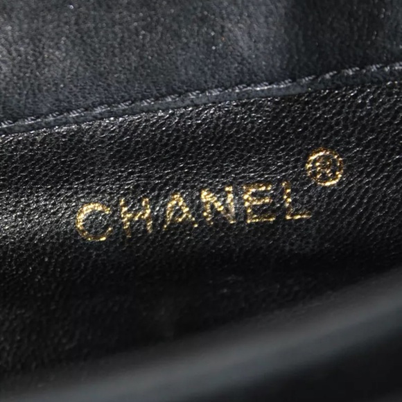 CHANEL CC TURNOLCK LAMBSKIN LEATHER TOTE - Picture 13 of 13